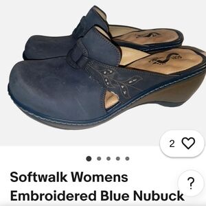 Like New! Softwalk Embroidered Blue Nubuck Leather Cushioned Clogs Sz 7